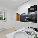 Quiet 3br House - Perfect For Groups Daire *