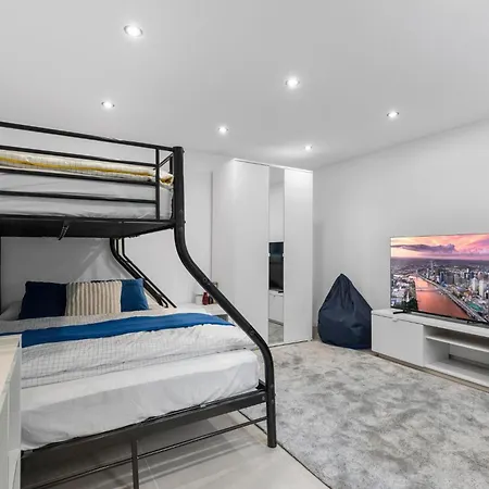 Quiet 3br House Perfect For Groups 아파트 브라티슬라바