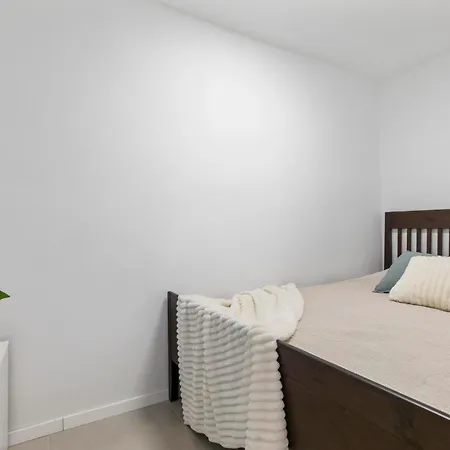 Quiet 3br House - Perfect For Groups * براتسيلافا