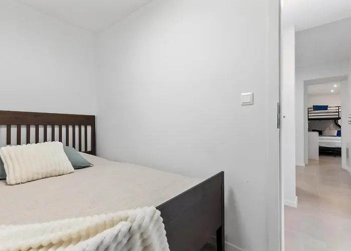 Quiet 3br House - Perfect For Groups Apartamento