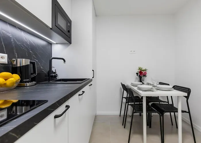 Quiet 3br House - Perfect For Groups Apartamento