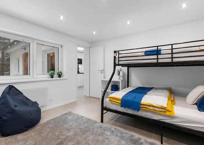 Quiet 3br House - Perfect For Groups Apartamento